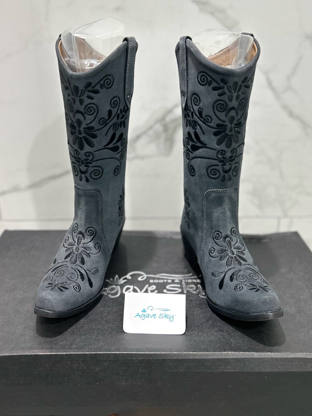 Agave Sky Jasmine Cowgirl Boots Gray Suede Black Embroidery NWT NIB Sz 7